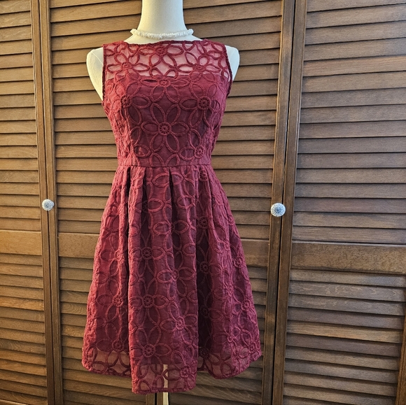 BB Dakota Wine Red A-Line Party Dress (2P) - Picture 1 of 11
